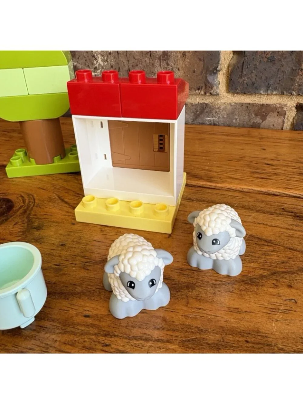 Lego Duplo #10950 FARM TRACTOR & ANIMAL CARE Complete Set No Manual No Box
